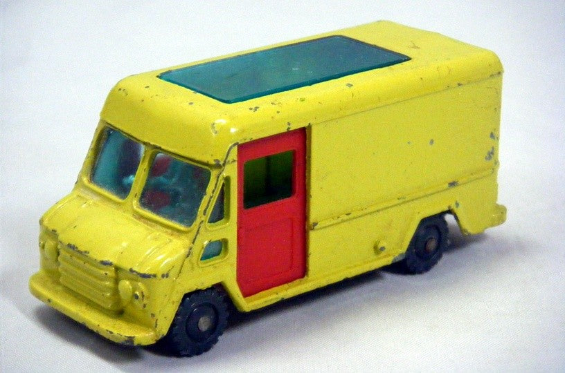 Husky - Commer Walk Thru Van