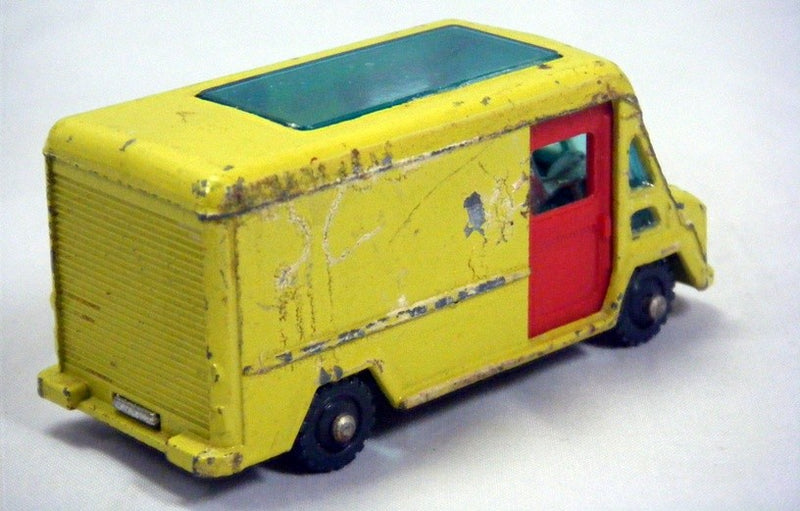 Husky - Commer Walk Thru Van