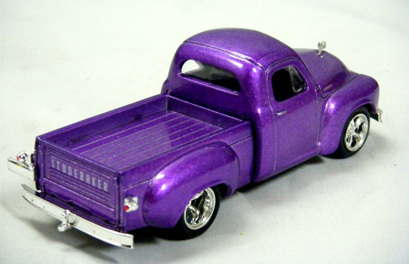 M2 Machines Auto-Thentics 1951 Studebaker 2R Pickup Truck