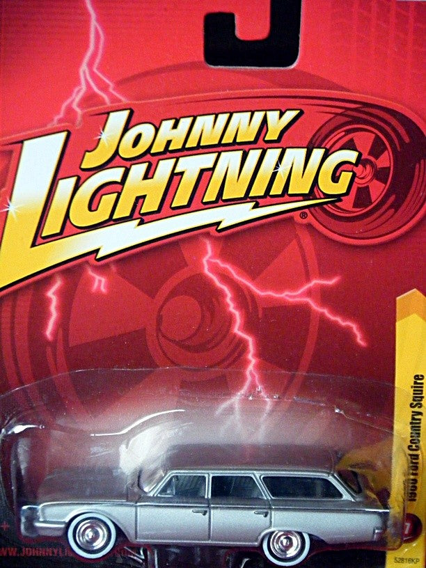 Johnny Lightning Forever 64 - 1960 Ford Country Squire Station Wagon