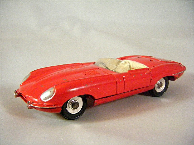 Global Diecast Direct Junkyard - Dinky Jaguar E-Type Convertible