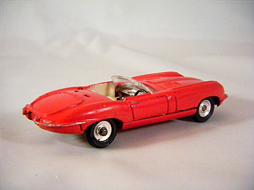 Global Diecast Direct Junkyard - Dinky Jaguar E-Type Convertible