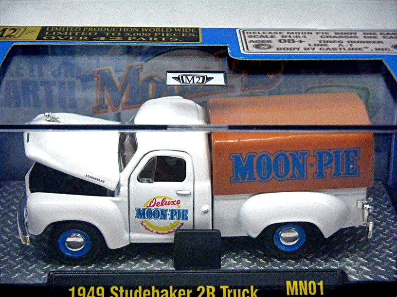 M2 Machines Auto-Thentics 1949 Studebaker 2R Pickup Moon Pie Delivery Truck