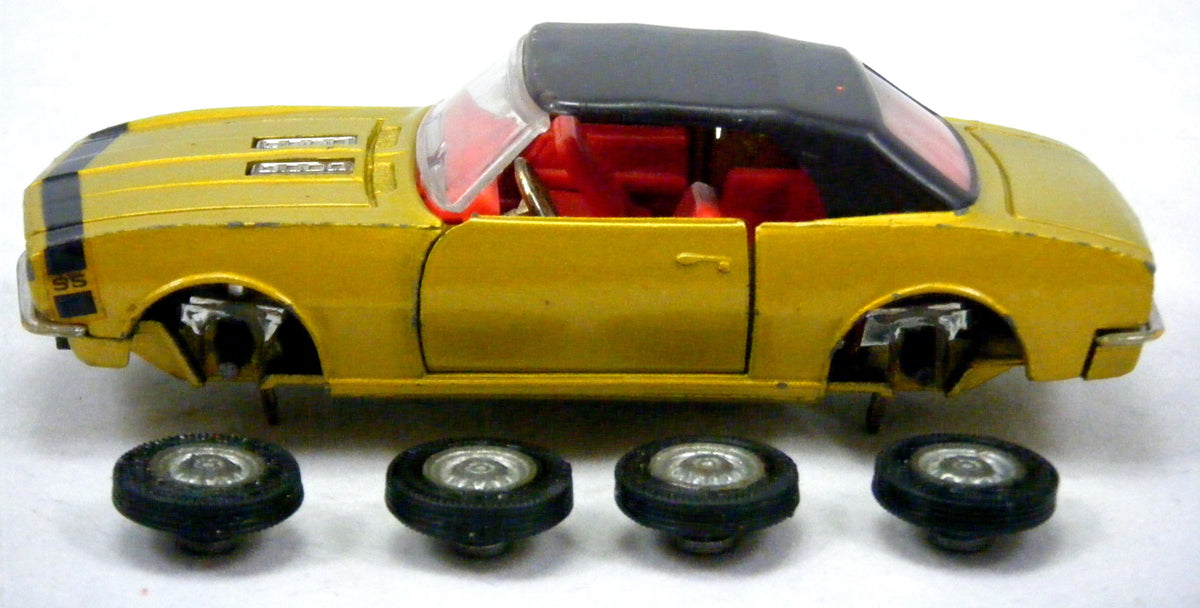 Corgi (338A-1) Chevrolet Camaro SS Convertible