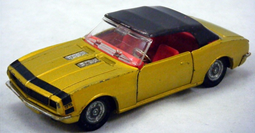 Corgi (338A-1) Chevrolet Camaro SS Convertible