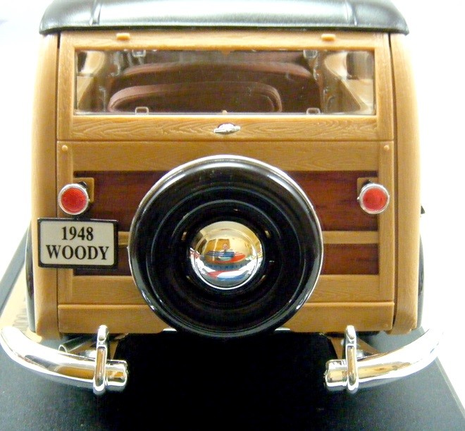 Maisto 1:18 Scale - 1948 Chevrolet Fleetmaster Woody Station Wagon