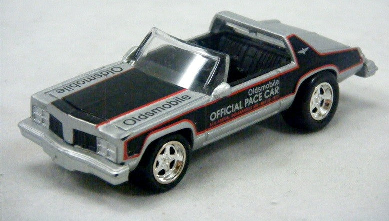 Johnny Lightning - 1974 Oldsmobile Cutlass Indy Pace Car