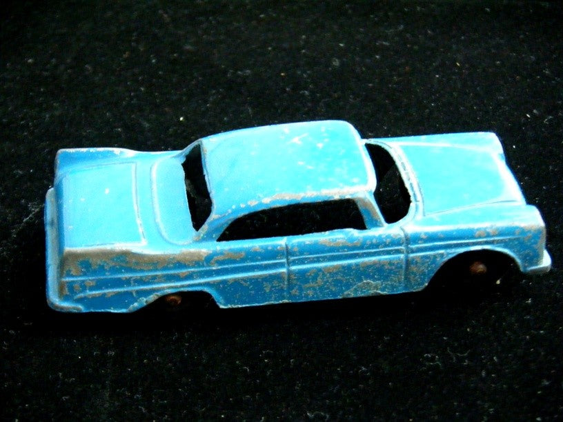 TootsieToy 1957 Plymouth 2 Door