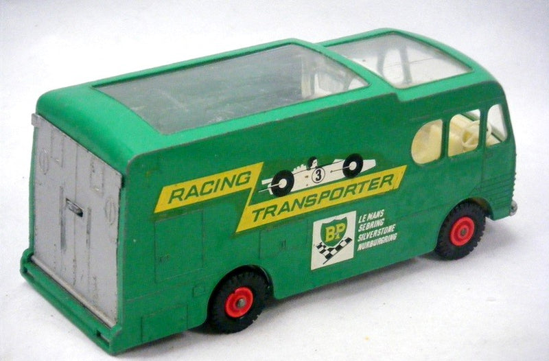 Matchbox Major Packs M-6-B: Racing Car Transporter
