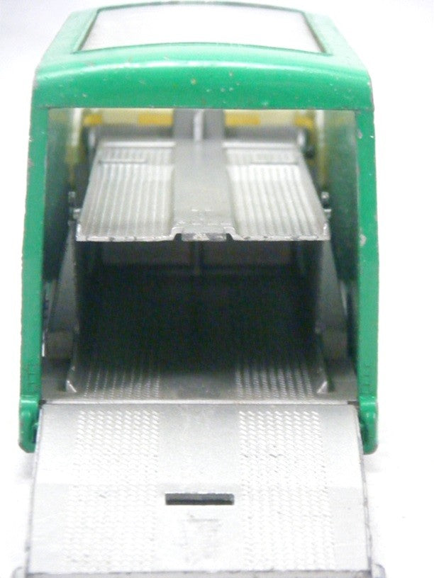 Matchbox Major Packs M-6-B: Racing Car Transporter