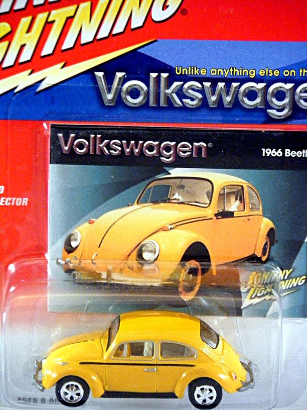 Johnny Lightning 1966 Volkswagen Beetle