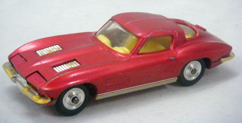 Corgi (310-A-1) Chevrolet Corvette Sting Ray Split Window Coupe