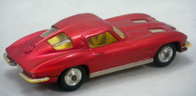 Corgi (310-A-1) Chevrolet Corvette Sting Ray Split Window Coupe
