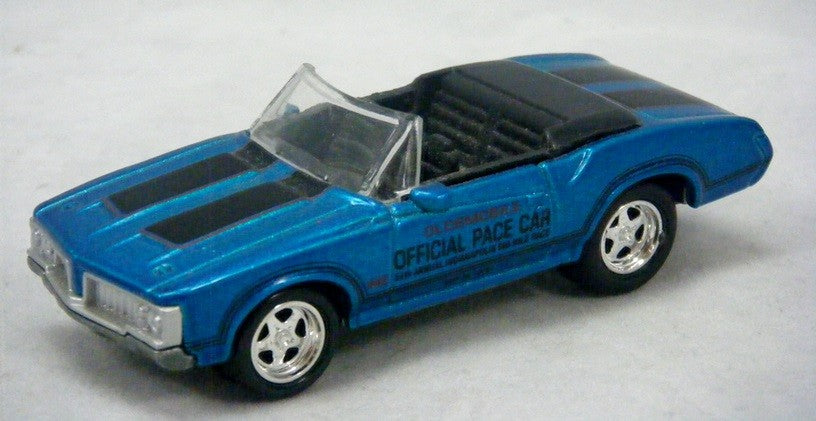 Johnny Lightning - 1974 Oldsmobile Cutlass Indy Pace Car