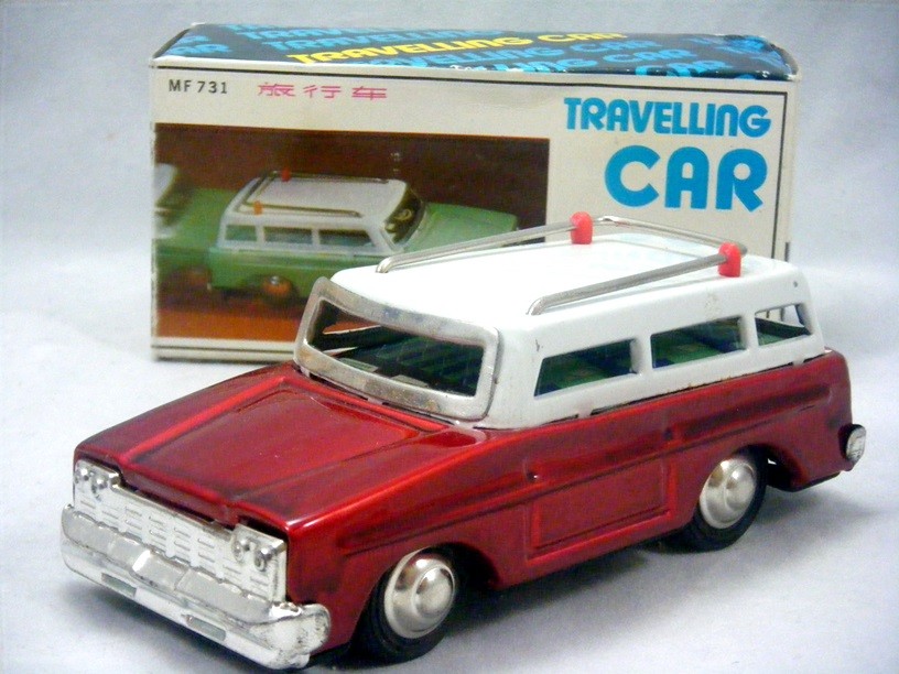 Vintage Tin - MF731 - Travelling Car 