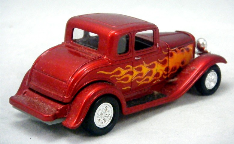 Racing Champions - 1932 Ford Deuce Coupe Hot Rod
