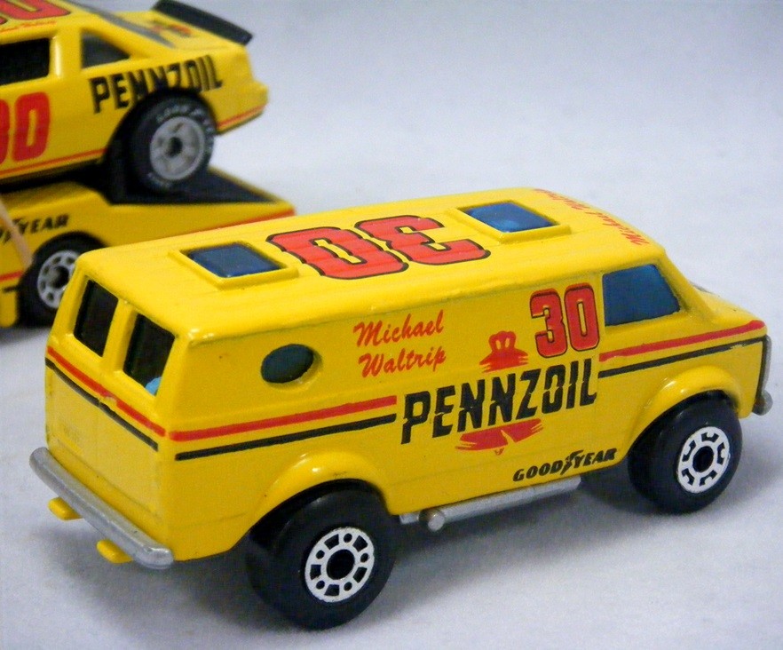 Matchbox Super Stars Michael Waltrip NASCAR Pennzoil Team Convoy Set
