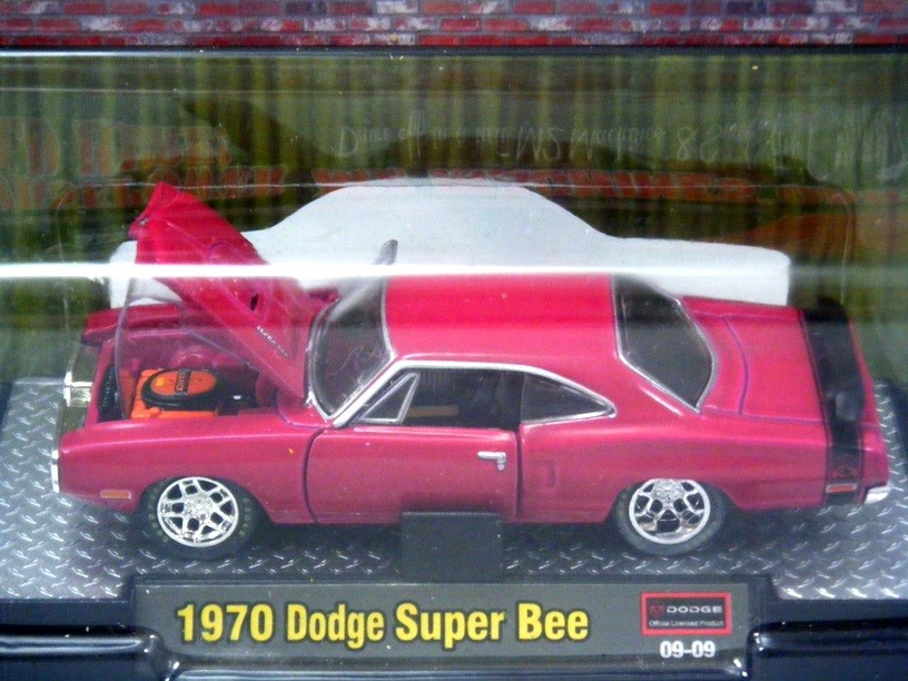 M2 Machines 1970 Dodge Super Bee MOPAR