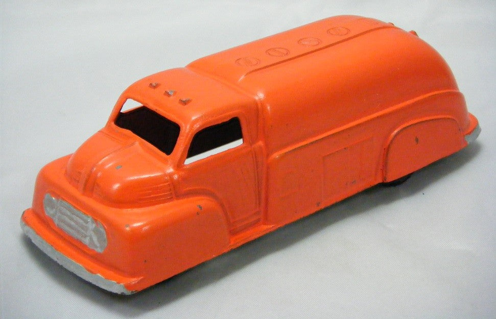 TootsieToy 1949 Ford F6 Oil Tanker Truck