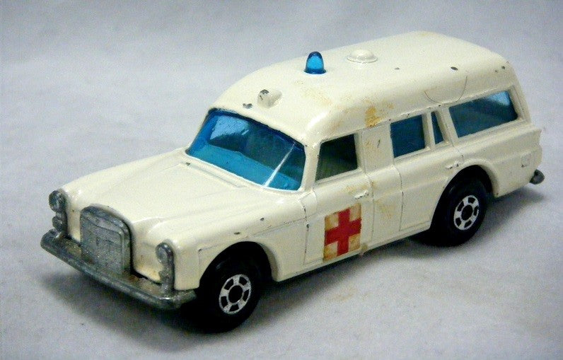 Matchbox - Mercedes-Benz "Binz" Ambulance - with stretcher