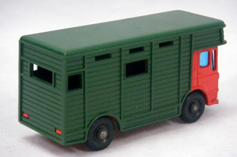 Matchbox Regular Wheels - Bedford Horse Box
