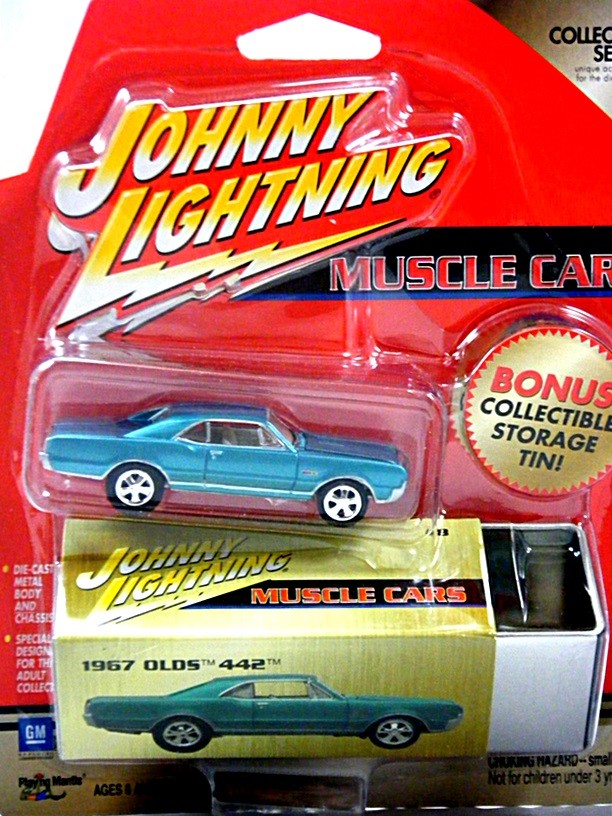 Johnny Lightning 1967 Oldsmobile 442