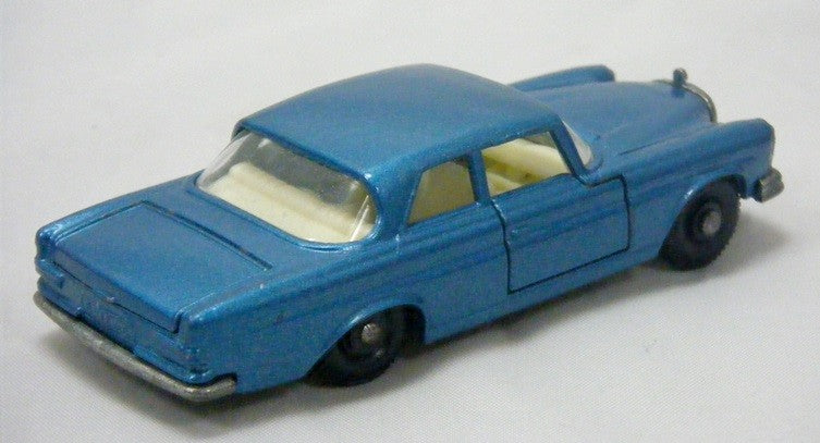 Matchbox Regular Wheels - Mercedes-Benz 300 SE Sedan