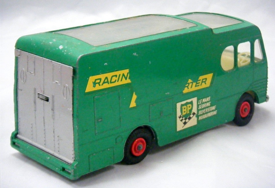 Matchbox Major Packs M-6-B: Racing Car Transporter