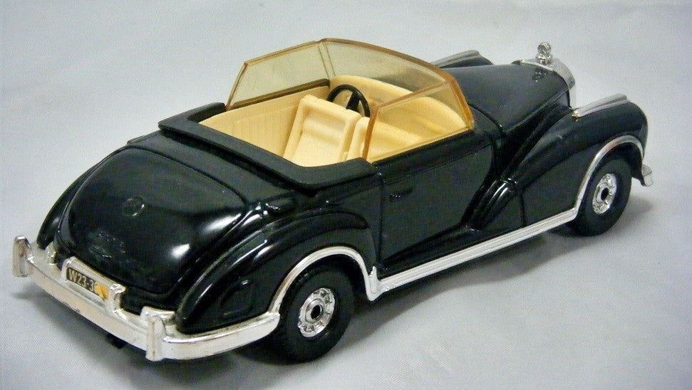 Corgi Classics (806-B-1) 1956 Mercedes-Benz 300SC