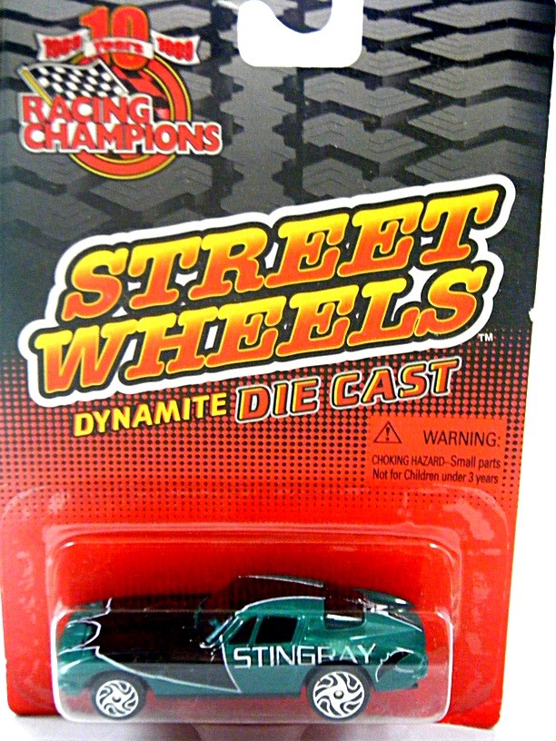 Racing Champions Street Wheels Series -1963 Chevrolet Corvette Stingray Split Window Coupe