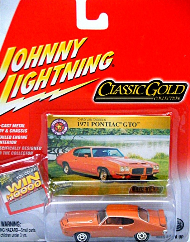 Johnny Lightning - Classic Gold - 1971 Pontiac GTO