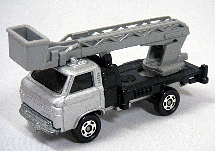 Tomica - Nissan Caball Ladder Truck