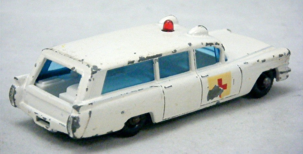 Matchbox Regular Wheels (54B-2) S&S Cadillac Ambulance
