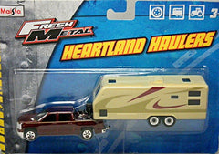 Maisto Heartland Haulers - Chevrolet Silverado and RV Camper