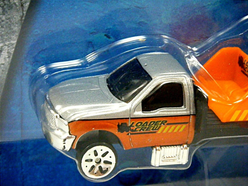 Maisto Heartland Haulers - Ford Flatbed with Bobcat