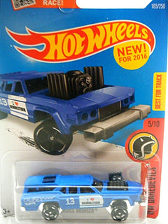 Hot Wheels 2016 New Models - Cruise Bruiser - Demolition Derby Station Wagon
