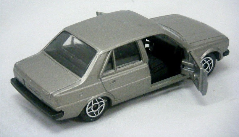 Solido (1320) - Peugeot 305 Sedan
