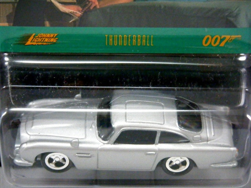 Johnny Lightning - James Bond - Thunderball - 1964 Aston Martin DB4