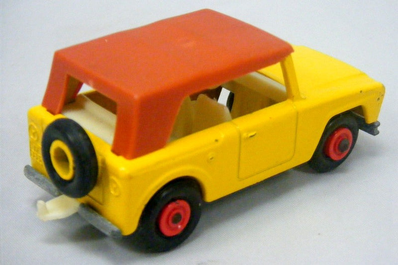 Matchbox (18-E3) Regular Wheels Field Car