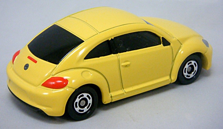 TOMY No 33 Volkswagen Beetle