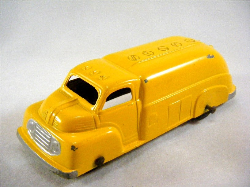 TootsieToy 1949 Ford F6 Oil Tanker Truck