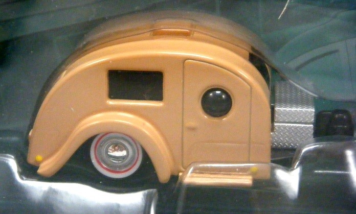 Maisto - Tow & Go - 1936 Ford Coupe and Traveler Trailer Set