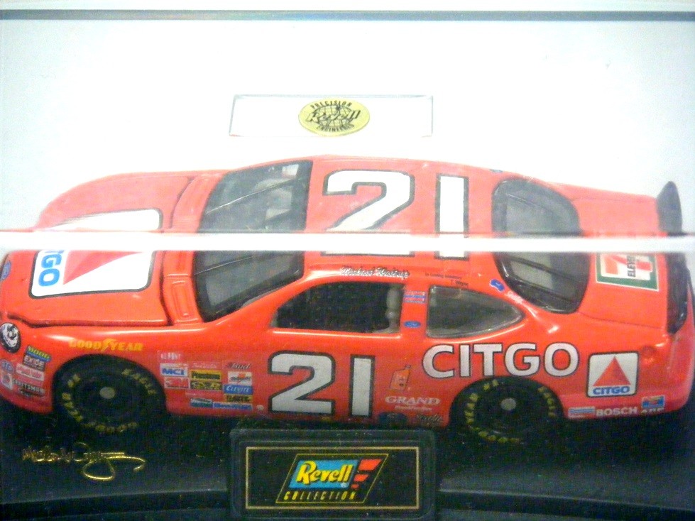 Revell -  Michael Waltrip Citgo Ford Taurus NASCAR Stock Car