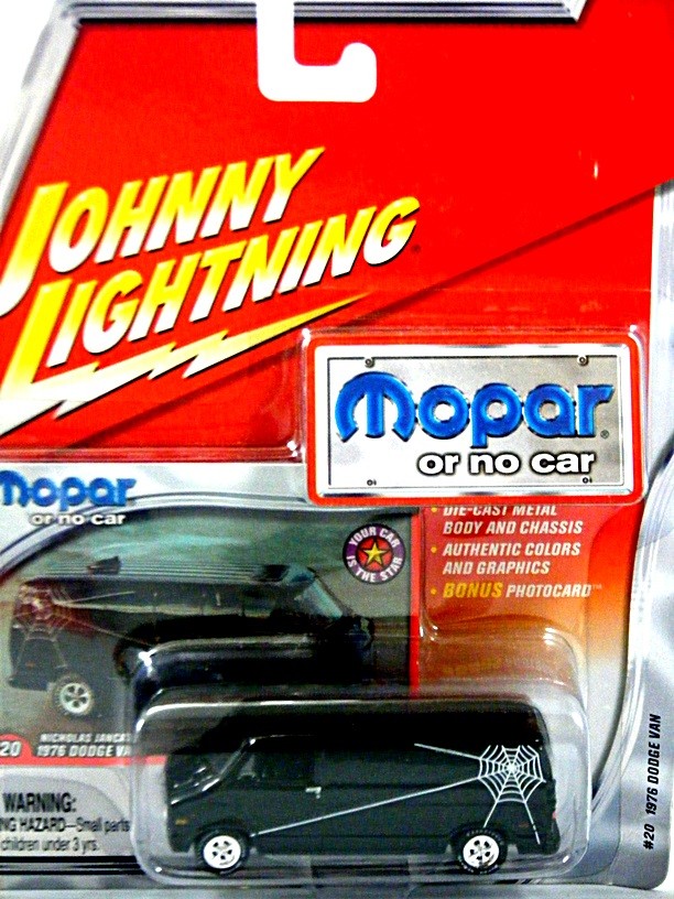  Johnny Lightning MOPAR or no car – 1976 Dodge Custom Van 