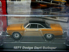 Auto World Licensed Series - 1971 Dodge Dart Swinger