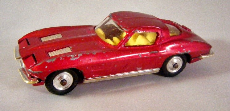 Corgi (310-A-1) Chevrolet Corvette Sting Ray Split Window Coupe
