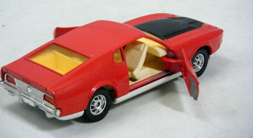 Corgi (391A-1) Rare James Bond Ford Mustang Mach 1