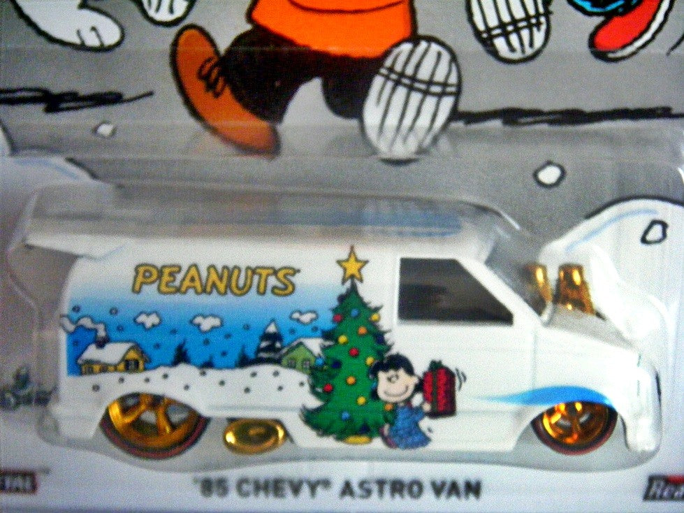 Hot Wheels Nostalgia Pop Culture Series - Peanuts - Lucy 1985 Chevy Astro Van