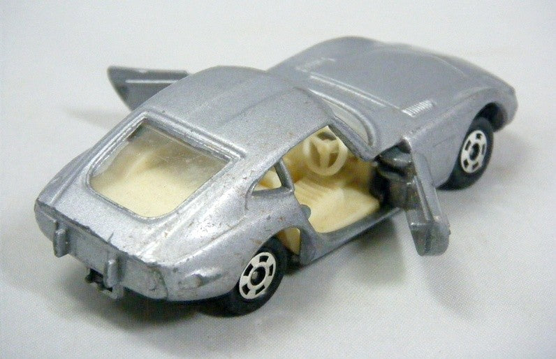 Tomica - Toyota 2000 GT Sports Car