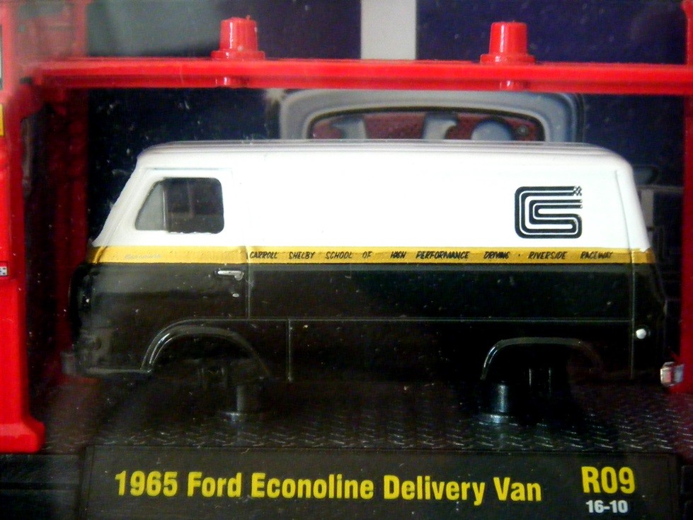 M2 Model Kits - 1965 Ford Econoline Van